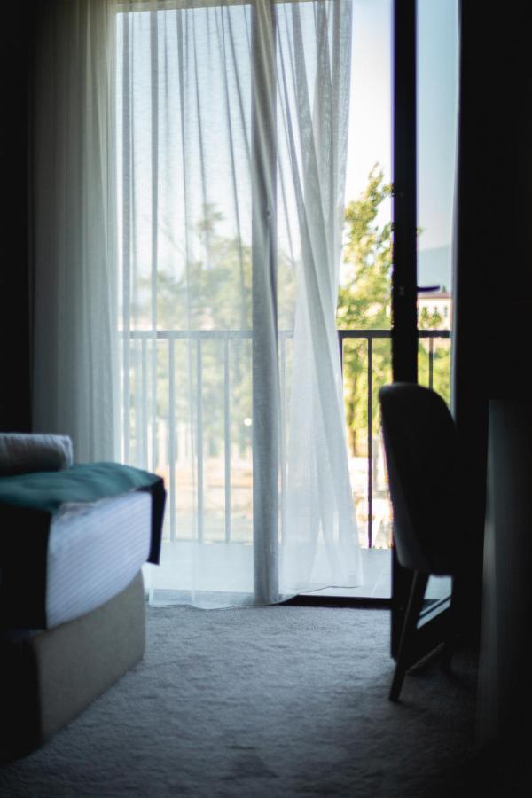 West Inn Georgia Кутаїсі Екстер'єр фото